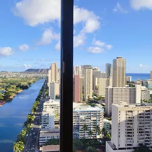https://2rm-high-floor-w-king-queen-beds.hotelsinhawaii.org
